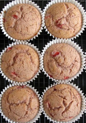 A picture of Strawberry Cupcakes.