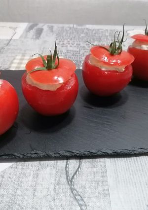 Foto di Pomodori ripieni di tonno, uova e maionese