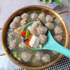 Sop Bakso Tahu Jamur Wortel Berempah-レシピのメイン写真