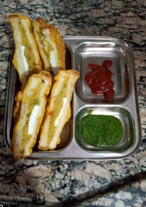 पनीर बे्ड पकोड़े(PANEER BREAD PAKODA RECIPE IN HINDI) रेसिपी मुख्य फोटो