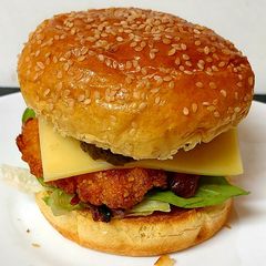 Hot And Spicy Chicken Burger 🥰#Dinner A picture of Hot And Spicy Chicken Burger 🥰#Dinner.