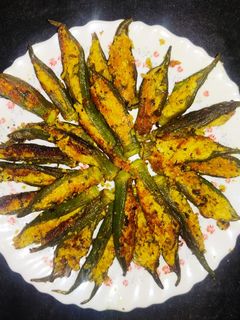 क्रिस्पी पनीर भेंडी (crispy paneer bhendi recipe in marathi) रेसिपी चे मुख्य फोटो