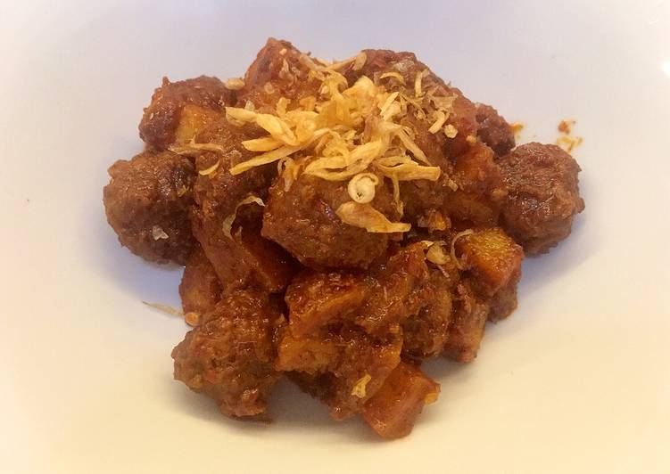 Sambal Goreng Bola Daging ala Bamboe