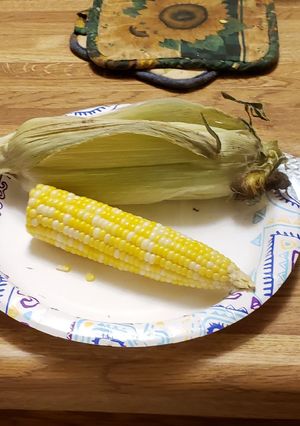 A picture of Microwave Corn on Cobb.