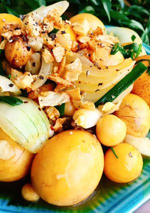 Hình của món Trứng non cháy tỏi.