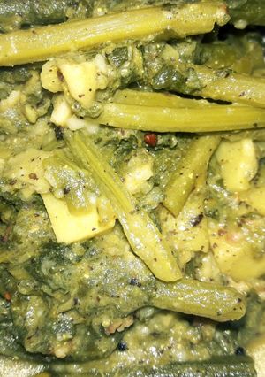 A picture of Pumpkin stem curry with mustard gravy.