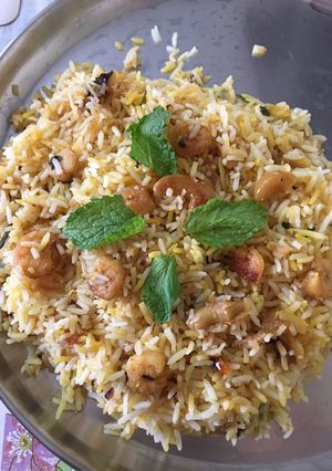 A picture of Prawns dum briyani.