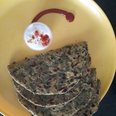 A picture of Methi thepla.