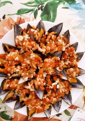 Una foto de Mejillones de roca a la vinagreta roja