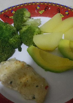 Una foto de Pechugas a la plancha con vegetales al vapor