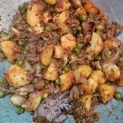 Aloo Matar Dry Sabji/Potato Peas Stir Fry A picture of Aloo Matar Dry Sabji/Potato Peas Stir Fry.