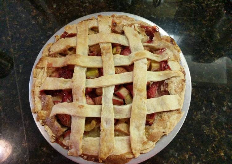 Strawberry rhubarb custard pie