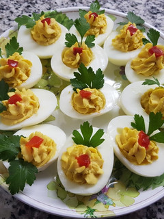 Una foto de Huevos Rellenos
