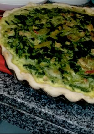 Una foto de Tarta de pollo y acelga