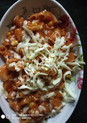 A picture of Cheesy corn pasta.