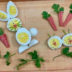 A picture of Boiled eggs.