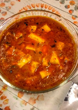 A picture of Paneer makhani.