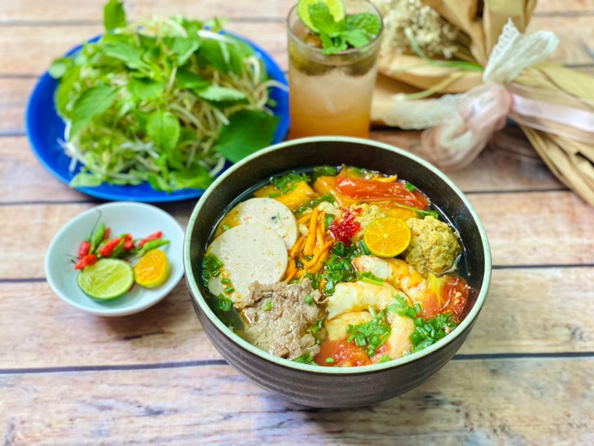 Bún Riêu Nấu Nấm Đông Trùng Hạ Thảo