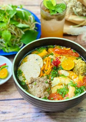 Hình của món Bún Riêu Nấu Nấm Đông Trùng Hạ Thảo.