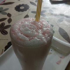 A picture of Meethi lassi.