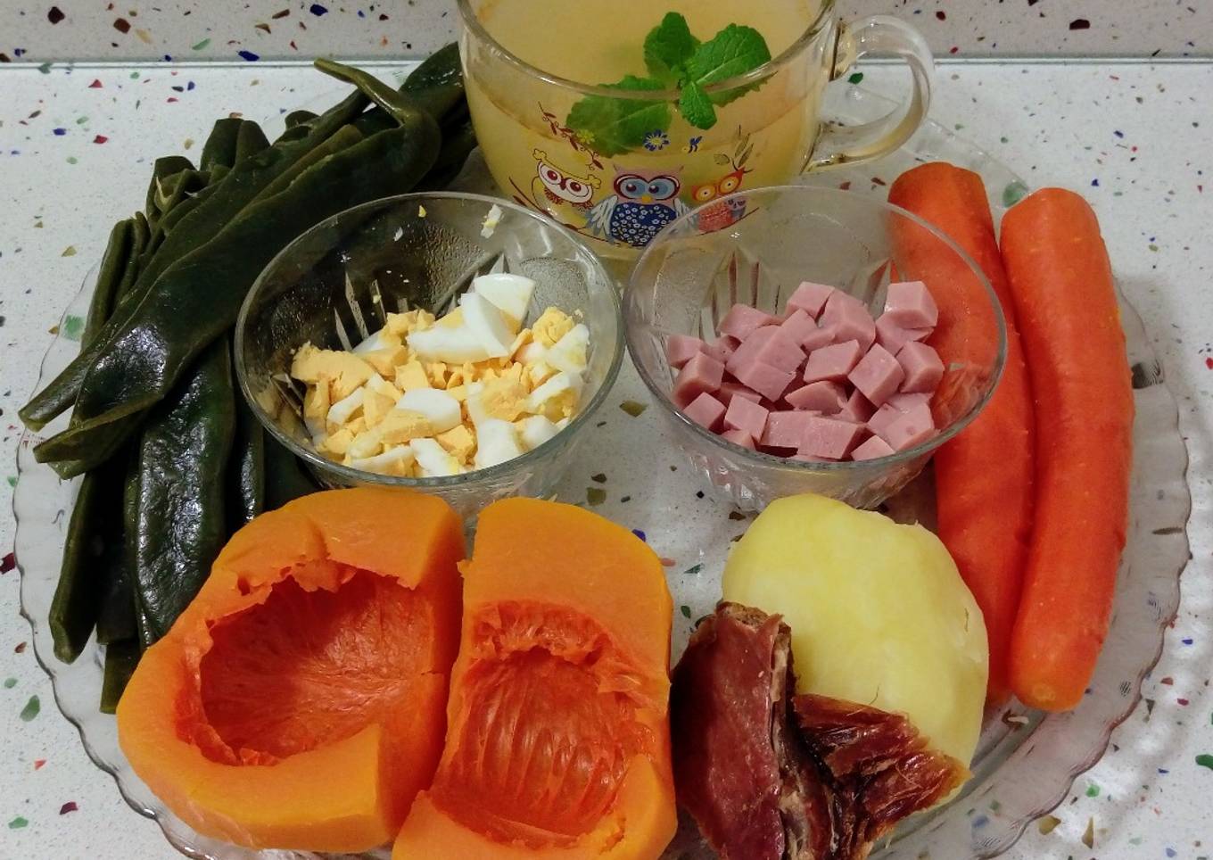 Cocido de verduras y sopa de picadillo