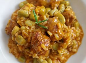 Foto principal de Arroz meloso con habas y butifarra