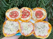 Una foto de pizzeta para vender