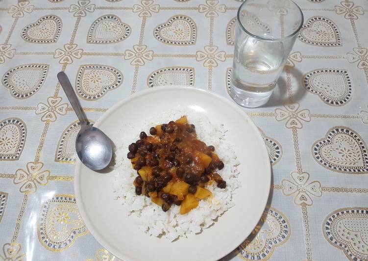 Everyday Fresh Chickpea curry with tamarind onion and celery