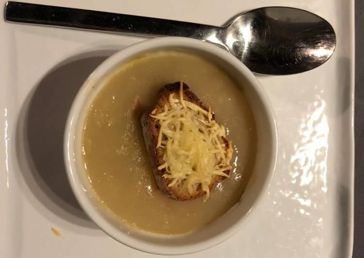 Recette Appétissante Soupe à l’oignon gratinée