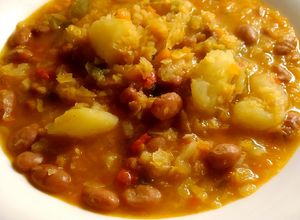 Foto principal de Alubias rojas con berza.(Thermomix)