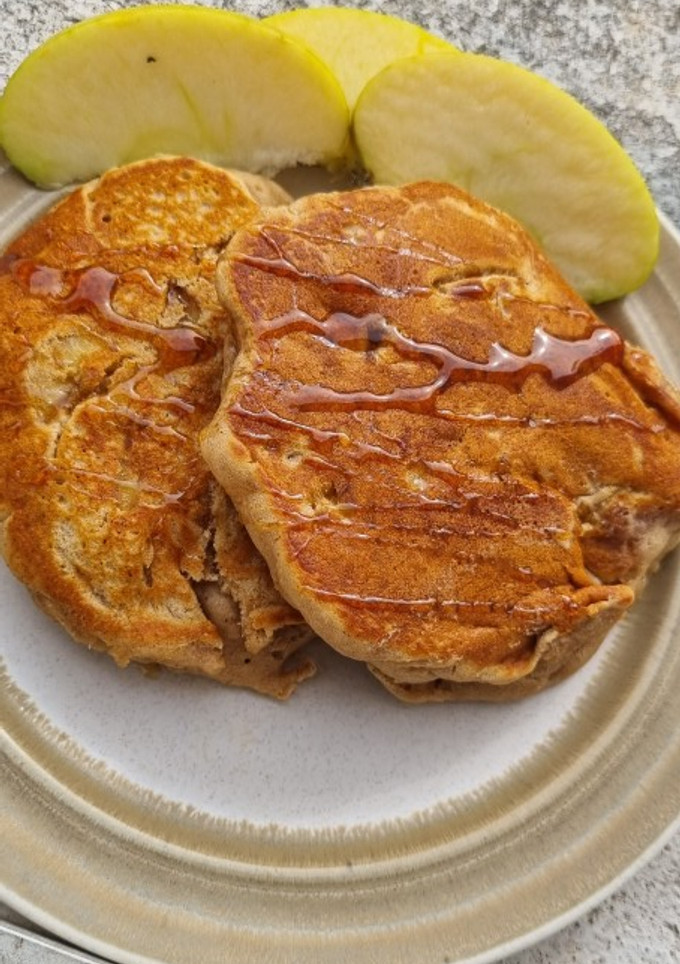 Una foto de Tortitas de manzana y miel, sin huevo, sin leche