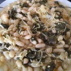 Una foto de Tm5 - Receta express judías blancas con espinacas y fideos (100% vegetal)