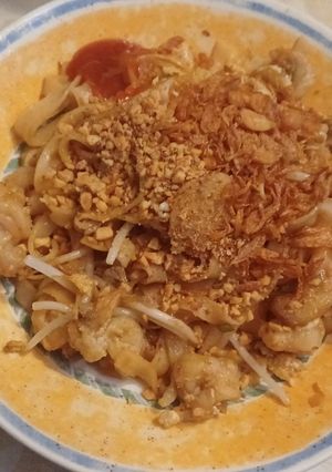 A picture of Padthai (Rice noodles).