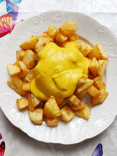Una foto de Patatas bravas 3 🤤
