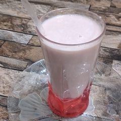 A picture of Frozen Strawberry Shake.
