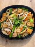 Phở / Hủ Tiếu Mềm Xào Chay 🍜 Vietnamesisches Reisnudelgericht mit Gemüse und Tofu [Vegan]
