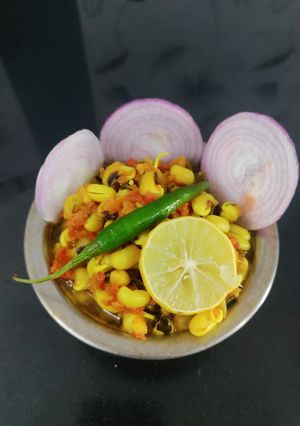A picture of Healthy no oil sprouts curry.