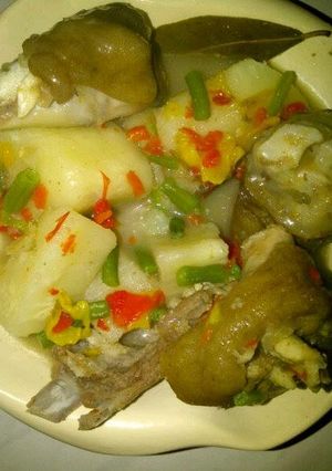 A picture of Goat and yam pepper soup.