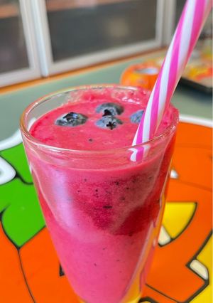 Φωτογραφία της συνταγής Smoothie με παντζάρι, ανανά και μύρτιλλα