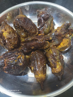 भरवा मसाला बैंगन (Bharwan Masala Baingan recipe in hindi) रेसिपी मुख्य फोटो
