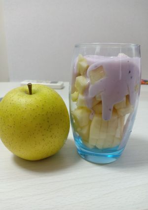 Hình của món Táo trộn sữa chua.