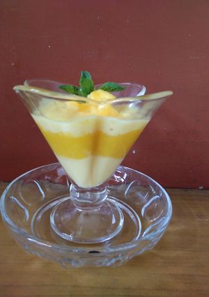 A picture of Custard mango pudding.