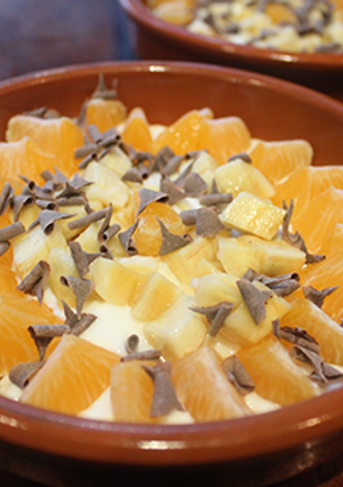 Una foto de Yogur con mandarina y plátano