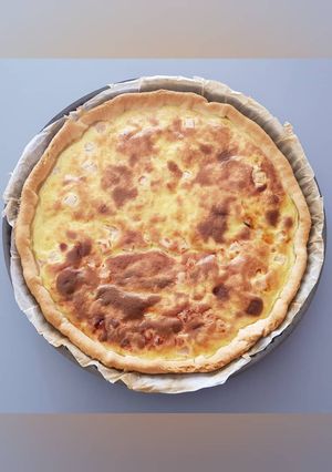 Une photo de Quiche aux dès de poulet et fromage ail/fines herbes