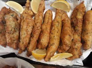 Una foto de Milanesas de pescado a la marinera