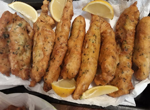 Una foto de Milanesas de pescado a la marinera