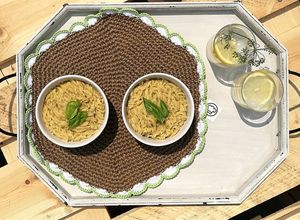 Foto di Risoni con pesto di aneto, basilico e pinoli vegan