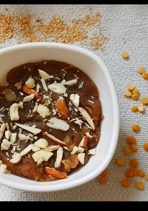 A picture of Multigrain flour Halwa with Jaggery.