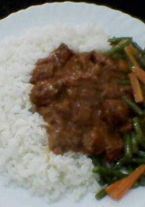 A picture of Stewed Beef Rice and Vegetables.