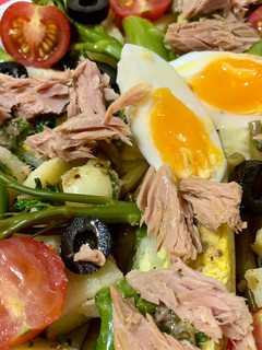 Una foto de Ensalada Nizarda de atún